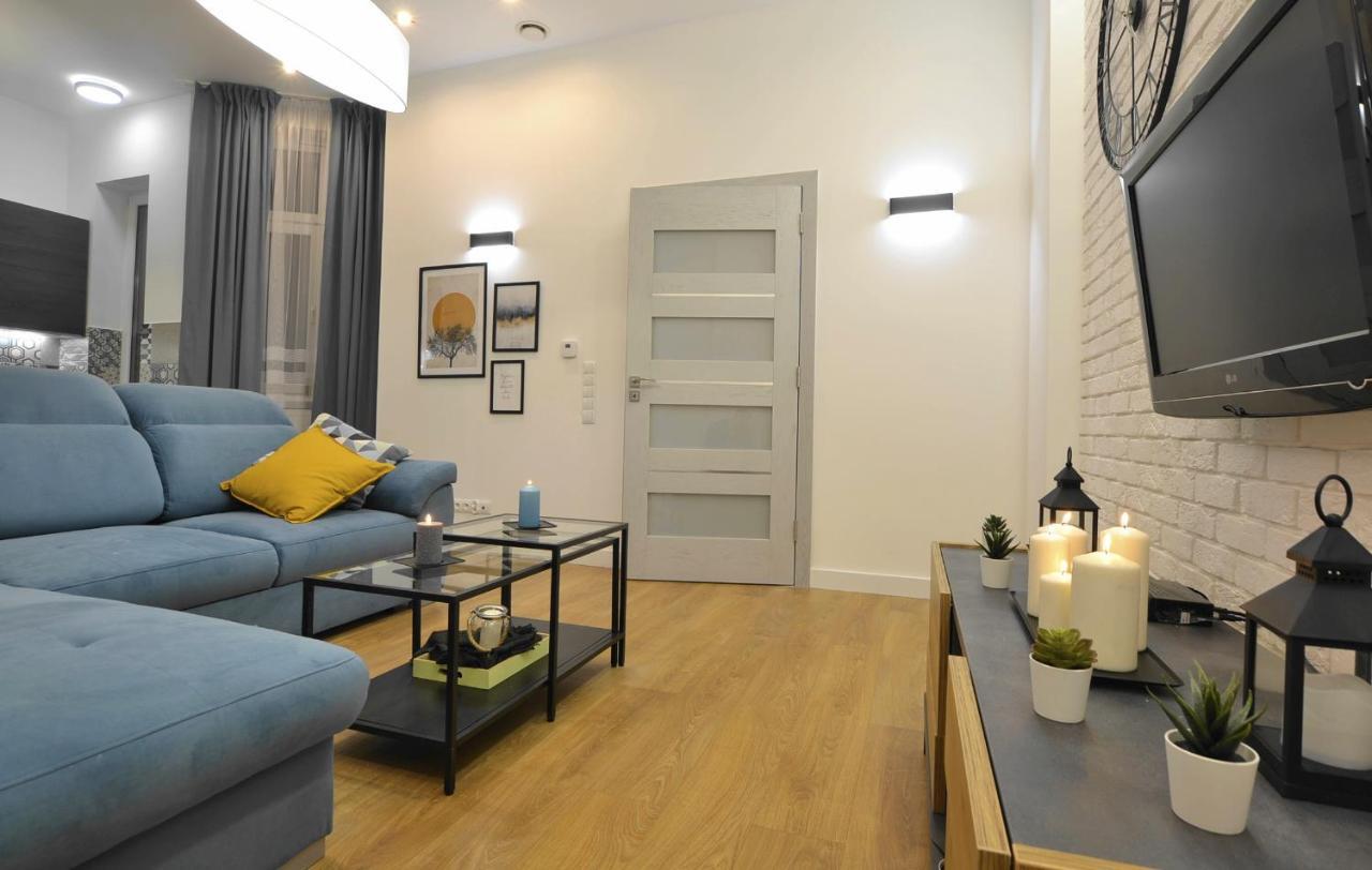 Apartament Turkusowy- Centrum Gliwic グリヴィツェ エクステリア 写真